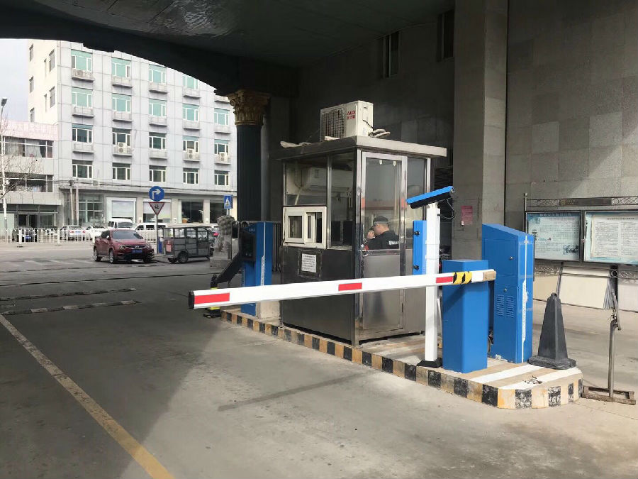 北京方和正圆有限公司——一进一出车牌识别系统