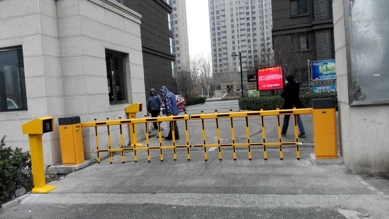 丰台西局玉园小区——七进四出车牌识别系统